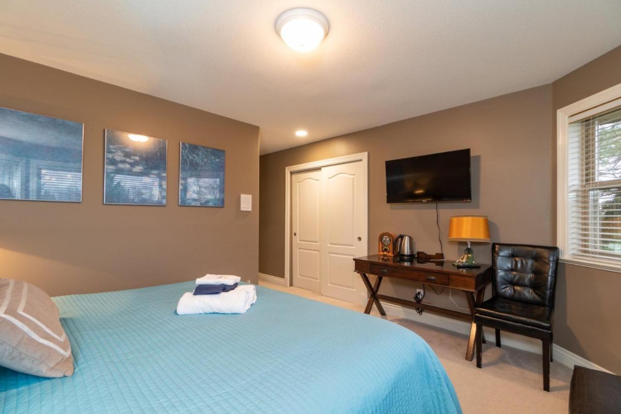 Cedar Manor Bed&Breakfast Pitt Meadows Bagian luar foto