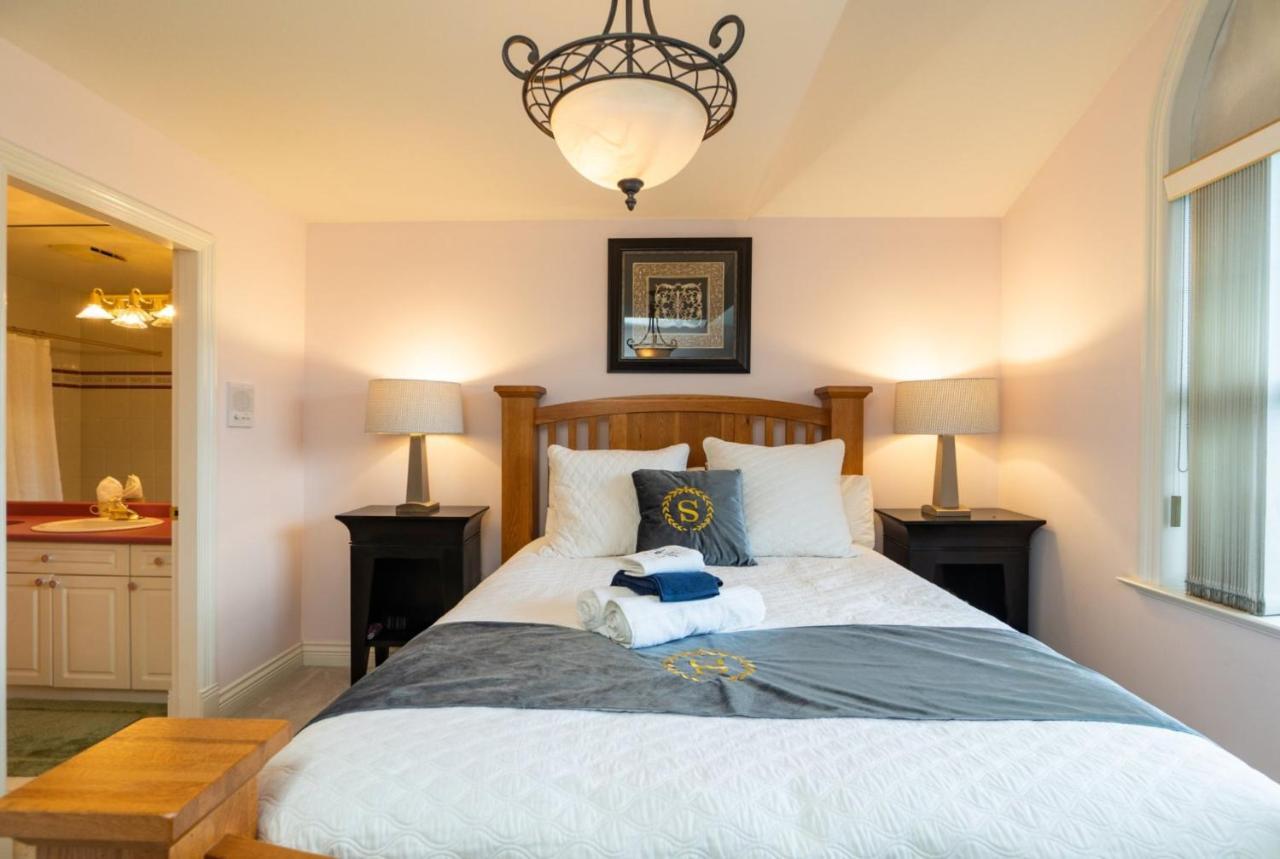 Cedar Manor Bed&Breakfast Pitt Meadows Bagian luar foto