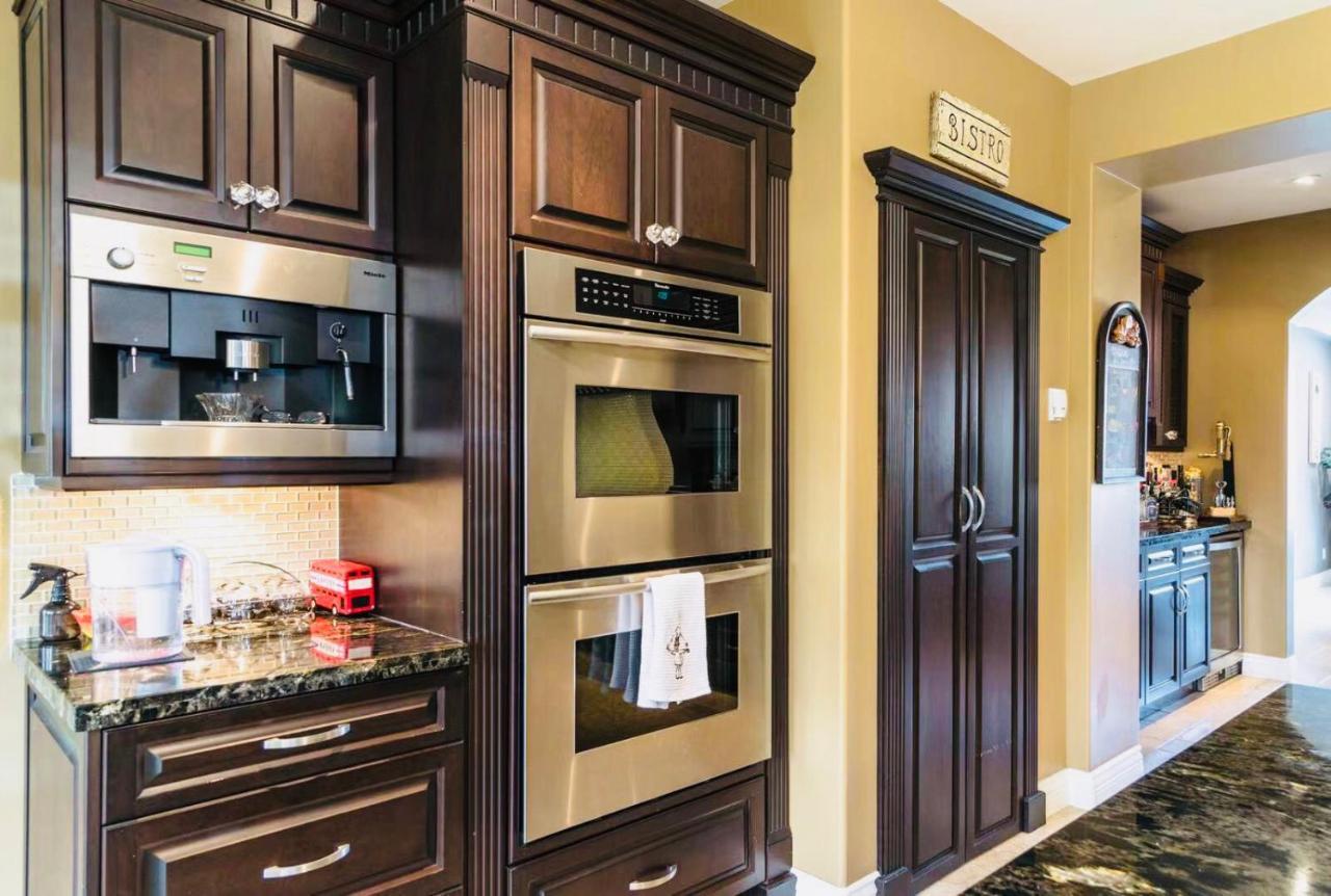 Cedar Manor Bed&Breakfast Pitt Meadows Bagian luar foto