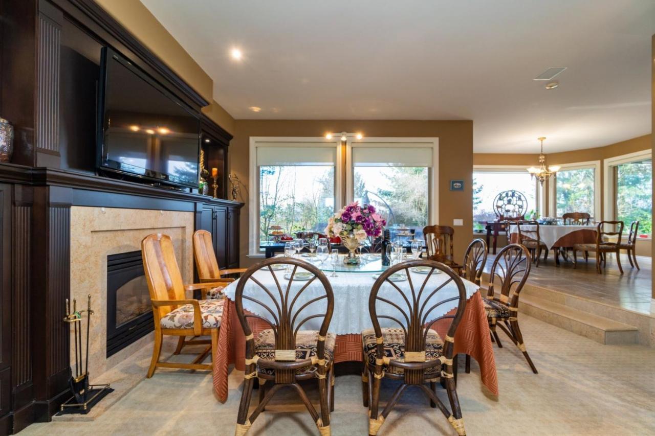 Cedar Manor Bed&Breakfast Pitt Meadows Bagian luar foto