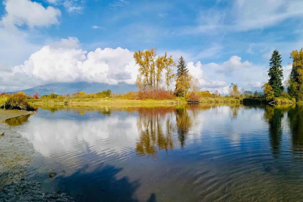 Cedar Manor Bed&Breakfast Pitt Meadows Bagian luar foto